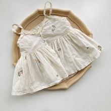 Load image into Gallery viewer, Floral Embroidery Top