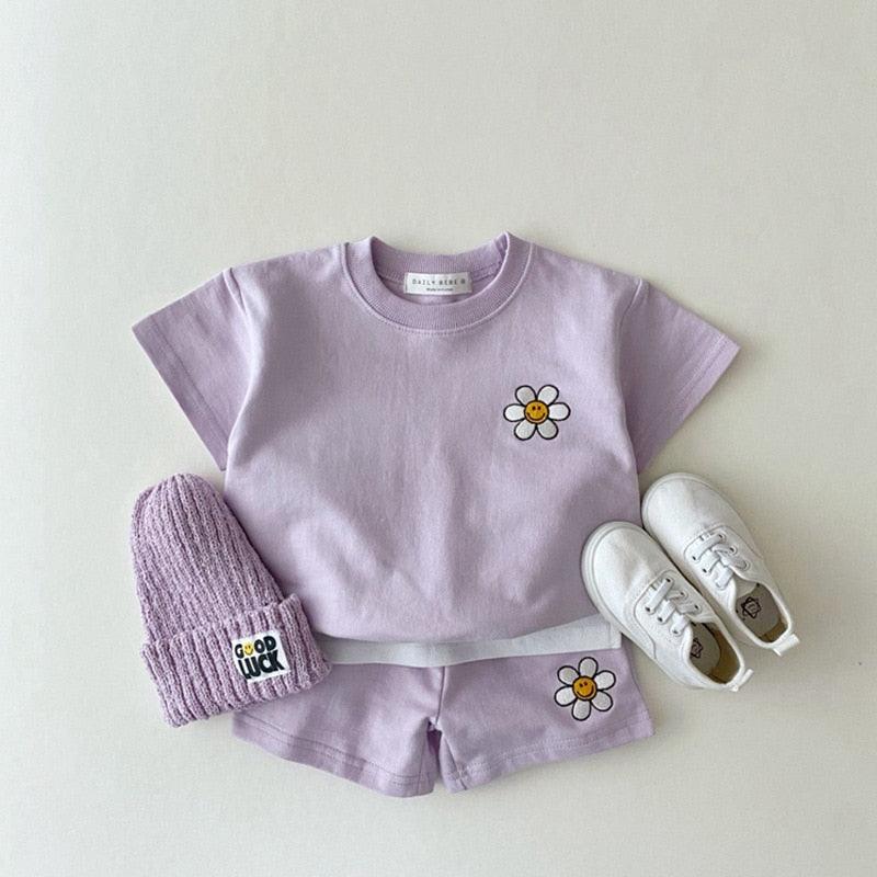 Sunshine Daisy Top With Shorts